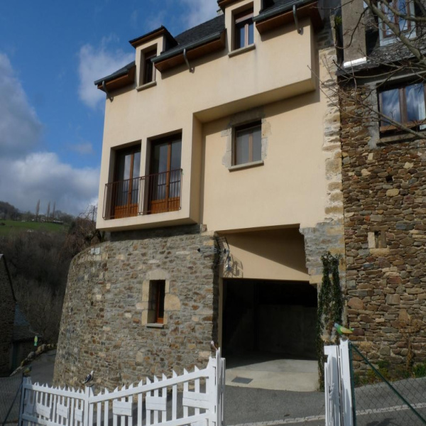 Offres de location Maison Castelnau-de-Mandailles 12500